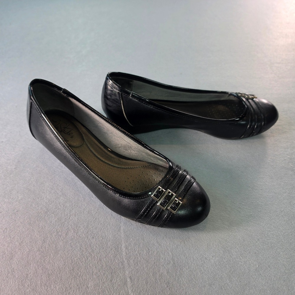 LifeStride Soft System Womens Black Wedge Pumps Round Toe Buckle Detail Shoes